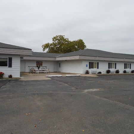 Caravan Motel Cannon Falls Екстериор снимка