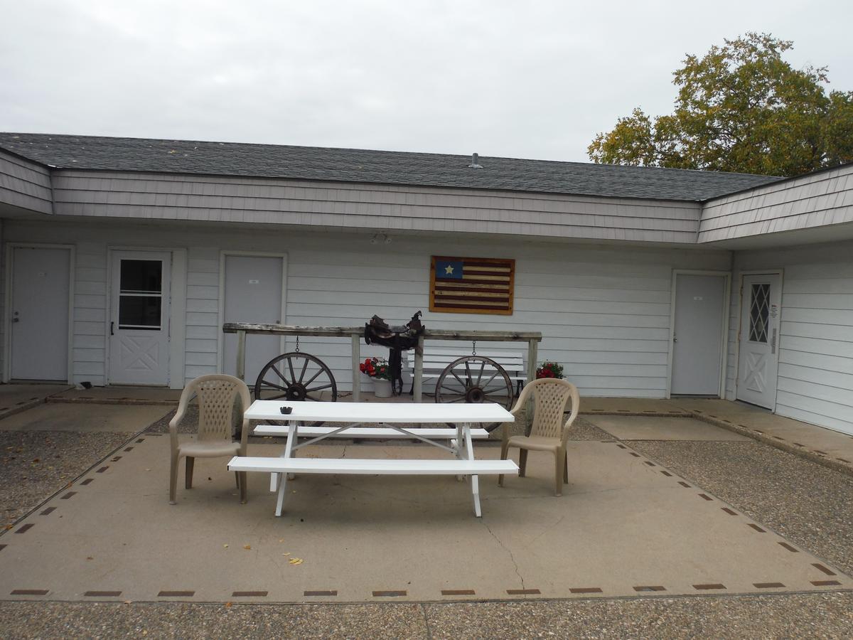 Caravan Motel Cannon Falls Екстериор снимка